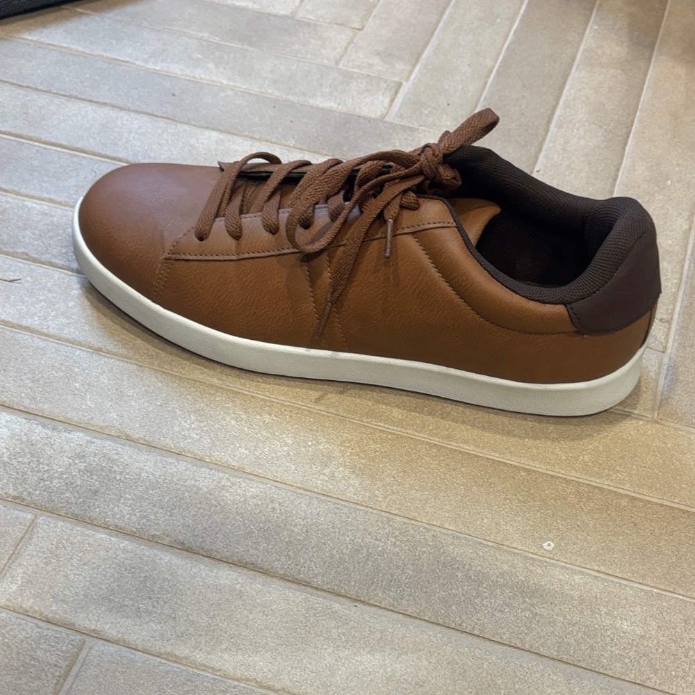 Brown Leather Men's Sneakers - Picture 8 of 8
